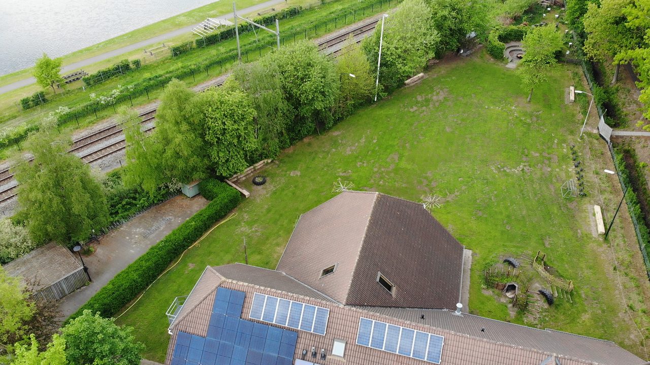 Het speelveld achter de blokhut